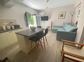 Comfortable renovated studio with patio